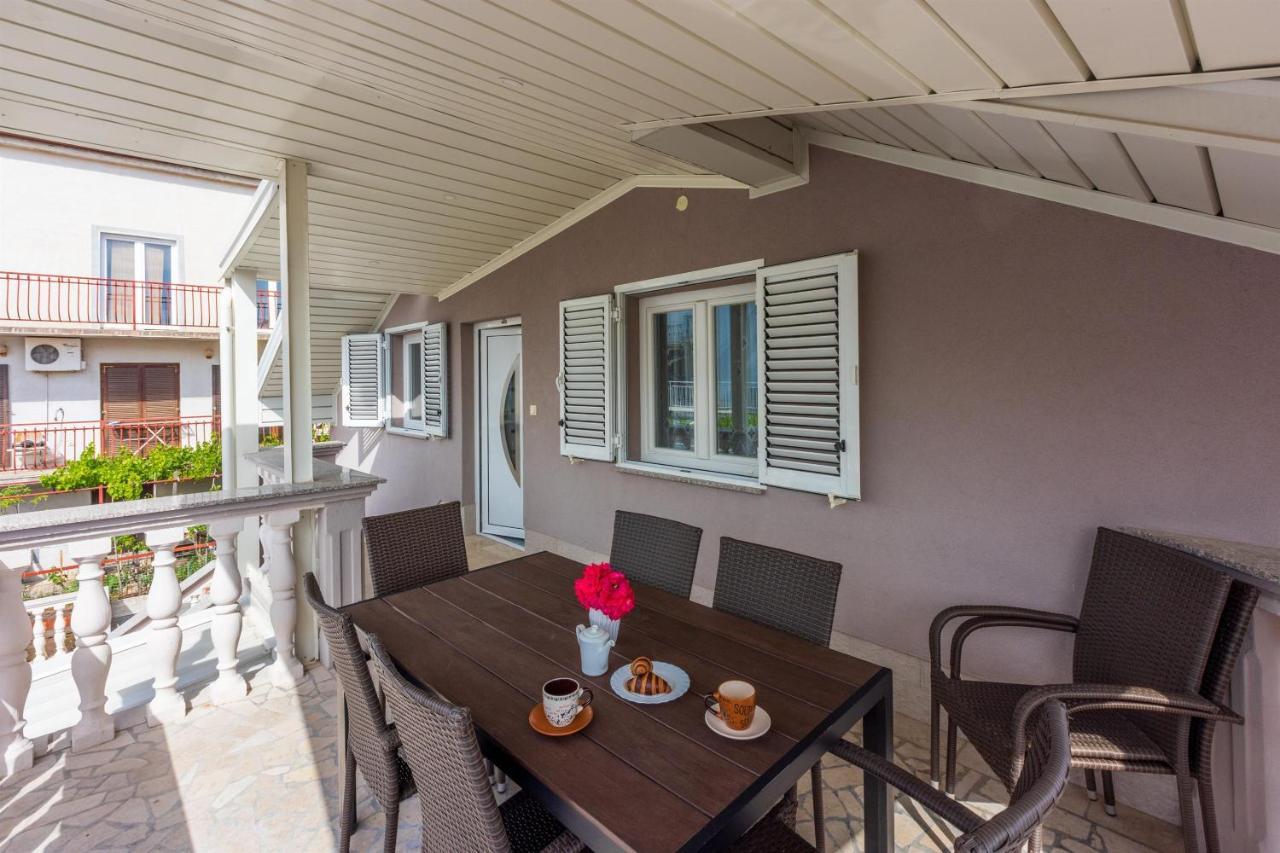 Apartments Mirela Crikvenica Bagian luar foto