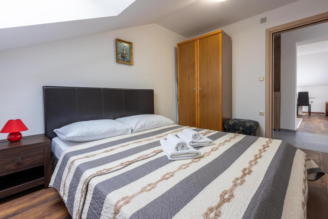 Apartments Mirela Crikvenica Bagian luar foto