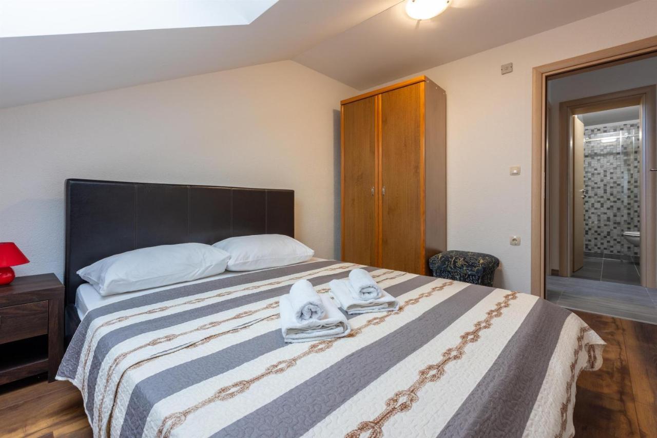 Apartments Mirela Crikvenica Bagian luar foto