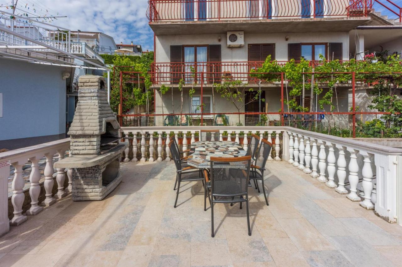 Apartments Mirela Crikvenica Bagian luar foto