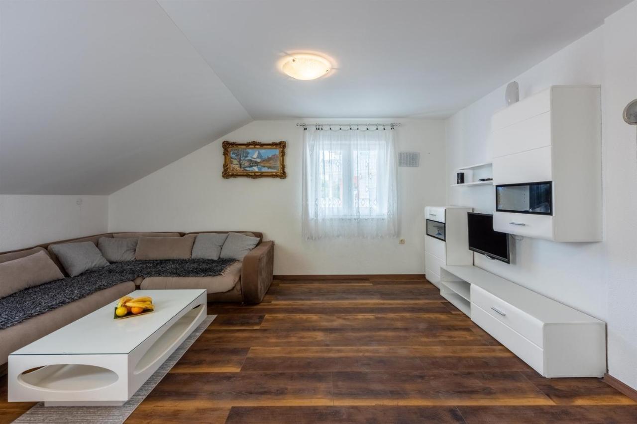 Apartments Mirela Crikvenica Bagian luar foto