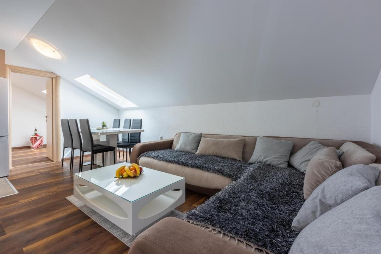 Apartments Mirela Crikvenica Bagian luar foto