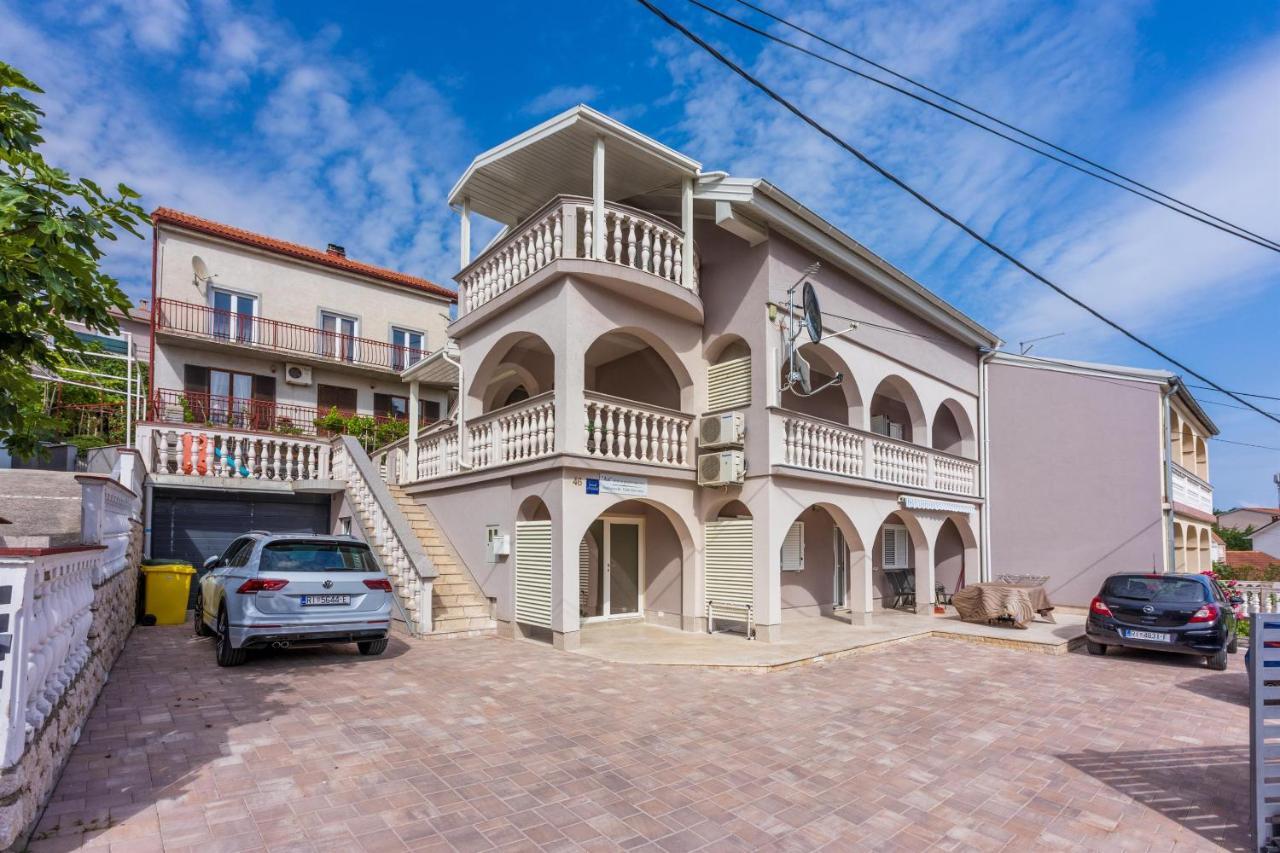 Apartments Mirela Crikvenica Bagian luar foto