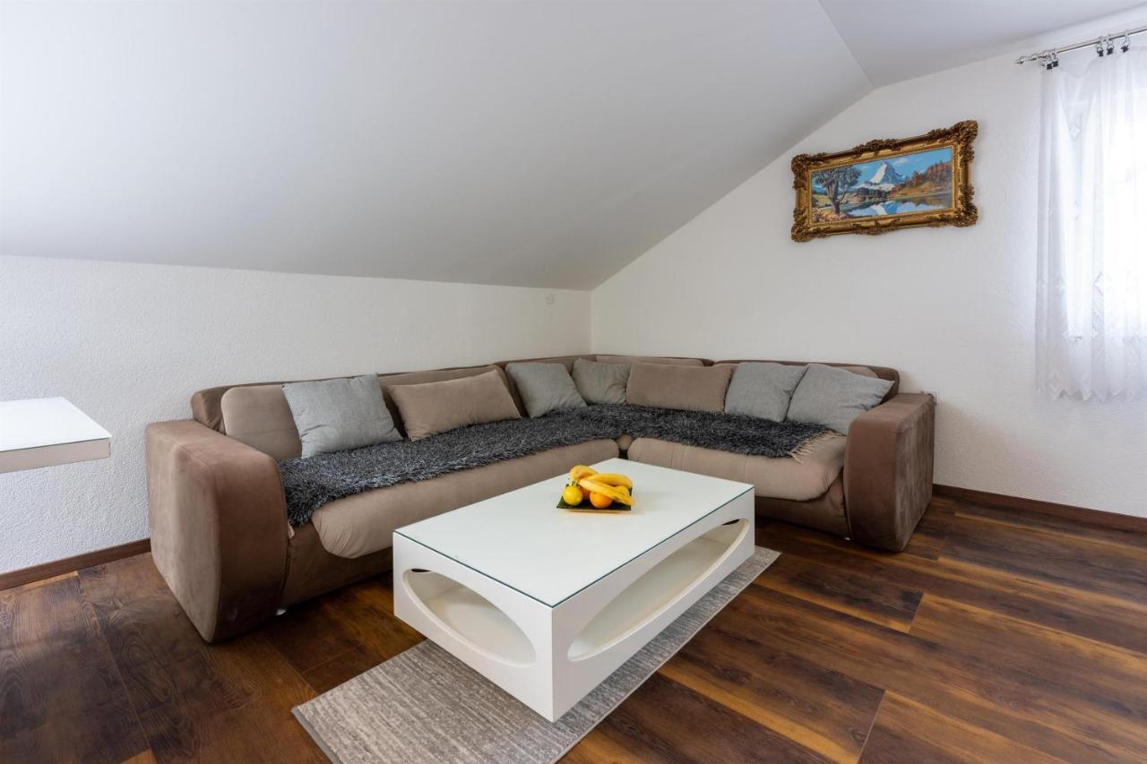Apartments Mirela Crikvenica Bagian luar foto